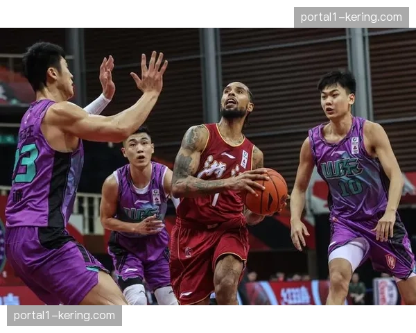 外援配备翻译保障沟通 CBA跨文化管理日显重要 外援配备翻译保障沟通 CBA跨文化管理日显重要